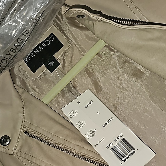 NWT- Bernardo faux Leather Jacket Moto sand/beige size Small (Nordstrom) - Picture 8 of 9